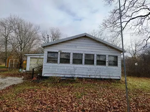 2201 Utley Rd, Flint, MI 48532 photo 2