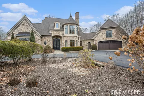 1270 Old Lake Ct SE, Grand Rapids, MI 49546