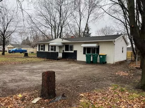 865 Parkwood Ave, Ypsilanti, MI 48198