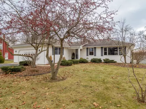 2412 E T Ave, Portage, MI 49002