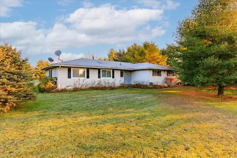 10060 Van Buren Rd, Fowlerville, MI 48836