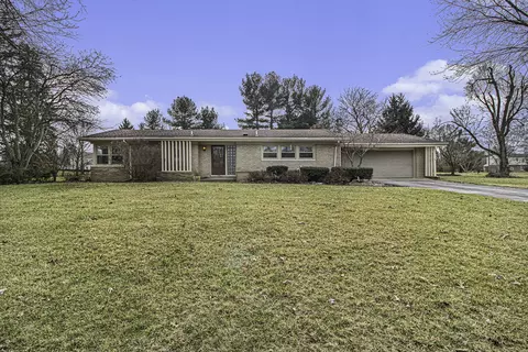 3279 Surrey Dr, Saline, MI 48176