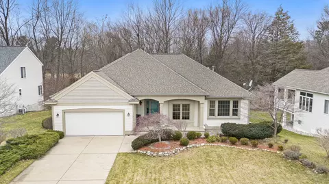 13515 Hidden Creek Ct, Grand Haven, MI 49417