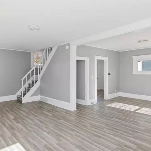 301 Bates St, Jackson, MI 49202 photo 12