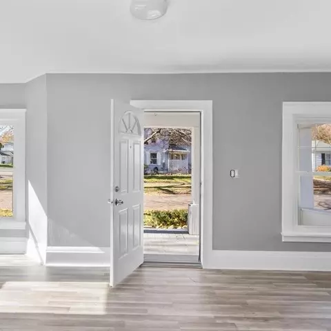 301 Bates St, Jackson, MI 49202 photo 8