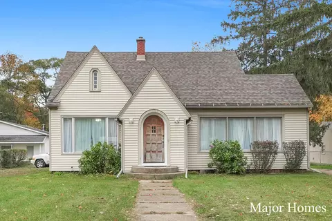 649 Butternut Dr, Holland, MI 49424