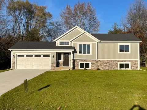 3514 Twin Spruce Dr, Kalamazoo, MI 49004