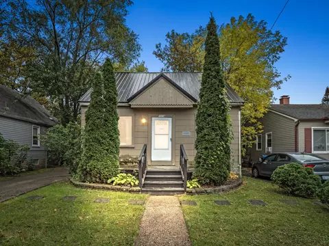 7074 Yacht Ave, Warren, MI 48091