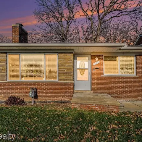 20881 Anita St, Harper Woods, MI 48225