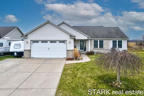 910 Red Tail Dr, Coopersville, MI 49404