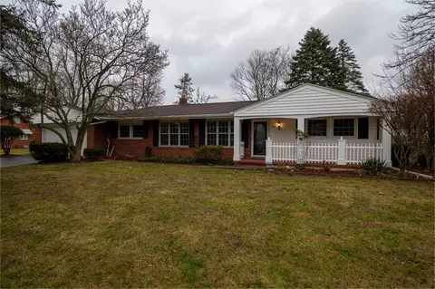 1006 Red Mill Dr, Tecumseh, MI 49286 photo 2
