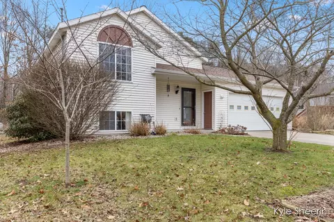 11910 Barnard St, Grand Haven, MI 49417