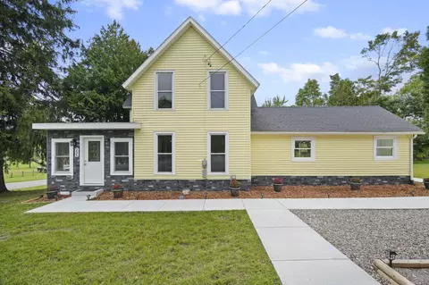 235 Adrian St, Manchester, MI 48158