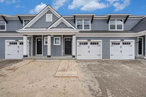 8904 Dalton Ln, Jenison, MI 49428