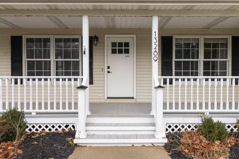 13289 Heather Ln, Perry, MI 48872 photo 2