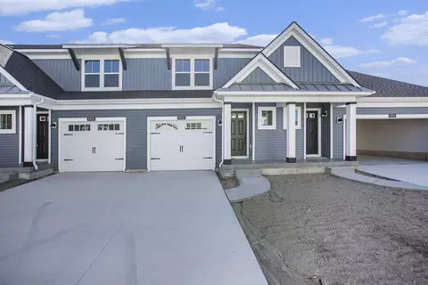 8902 Dalton Ln, Jenison, MI 49428
