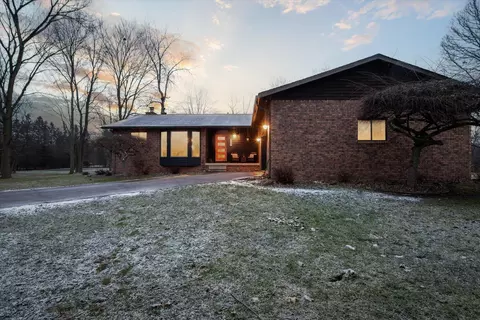 5253 Saline Waterworks Rd, Saline, MI 48176