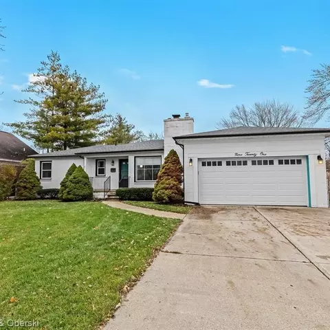 921 W 14 Mile Rd, Clawson, MI 48017