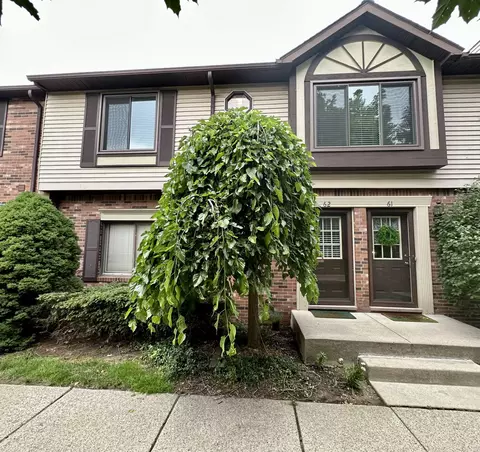 2346 London Bridge Dr #62, Rochester Hills, MI 48307
