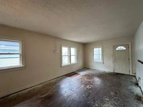 303 E Addison St, Jackson, MI 49203 photo 3