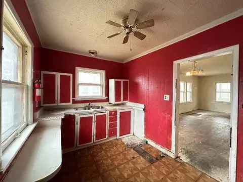 303 E Addison St, Jackson, MI 49203 photo 6