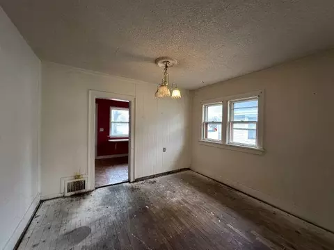 303 E Addison St, Jackson, MI 49203 photo 9