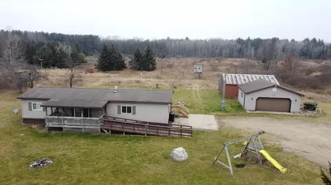 1130 W Hc - Edmore, Six Lakes, MI 48886