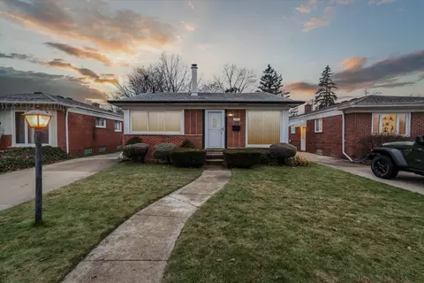 3992 Tulane St, Dearborn Heights, MI 48125