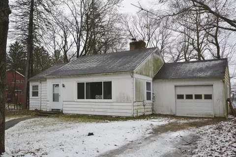 11185 S 27th St, Vicksburg, MI 49097