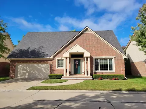 16463 Waverly Cir #13, Clinton Twp, MI 48038