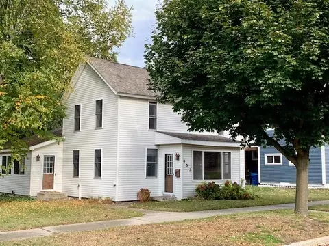 307 5th St, Ludington, MI 49431