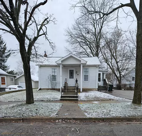 410 Garfield St, Chelsea, MI 48118