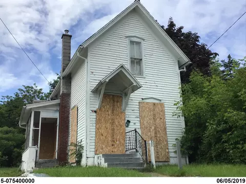 135 Mitchell St, Jackson, MI 49203