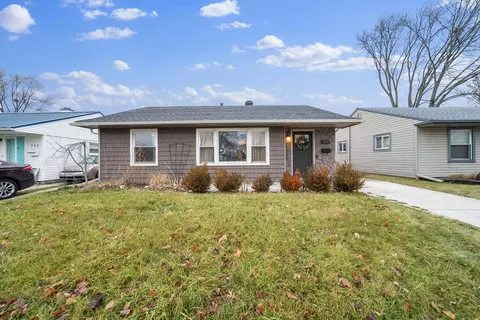 124 W Woodward Heights Blvd, Hazel Park, MI 48030