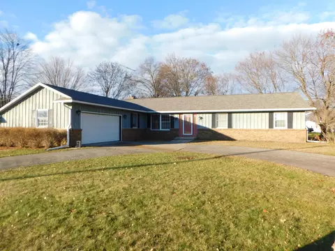 404 W Edgar Bergen Blvd, Decatur, MI 49045