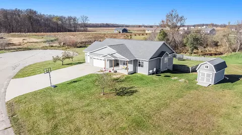 12043 Beauterra Ln, Middleville, MI 49333