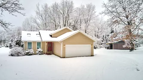 12151 36th St SE, Lowell, MI 49331
