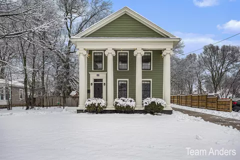 439 Lyon St NE, Grand Rapids, MI 49503