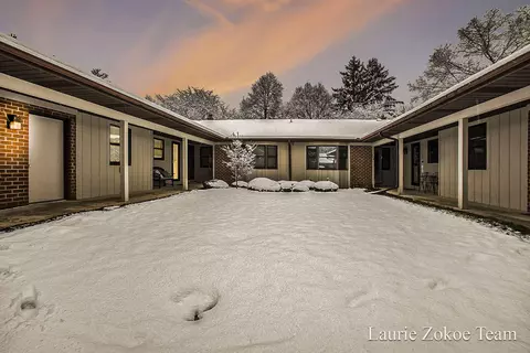 240 Bona Vista Dr NW, Grand Rapids, MI 49504