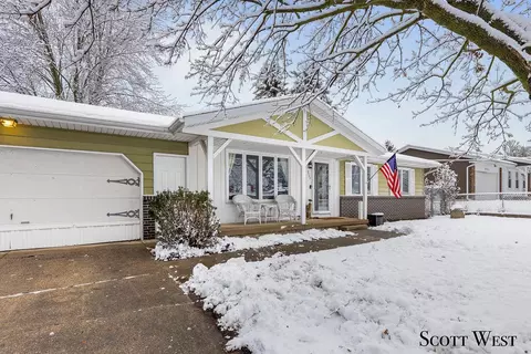 2721 36th St SW, Wyoming, MI 49519