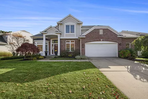 512 Hartfield Dr SE, Ada, MI 49301