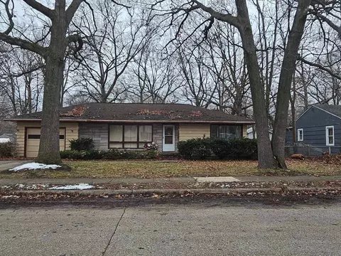 1351 Calvin Ave, Muskegon, MI 49442