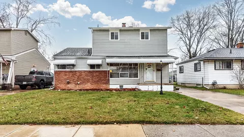 28960 Balmoral St, Garden City, MI 48135