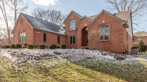 8645 Creekwood Dr, Canton, MI 48187
