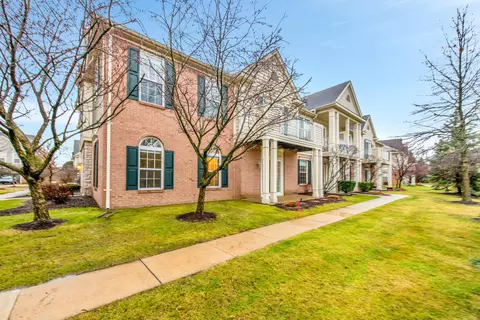 2192 Pinecroft Dr #218, Canton, MI 48188