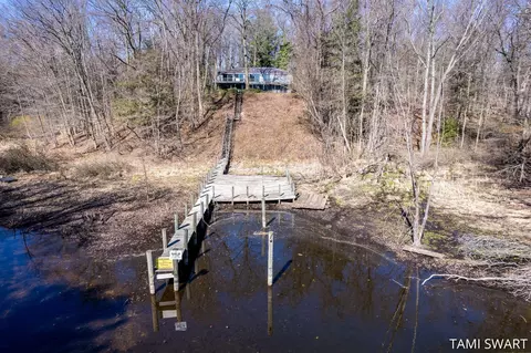 18480 W Spring Lake Rd, Spring Lake, MI 49456