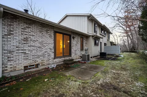417 Forest Dr, Brighton, MI 48116 photo 7