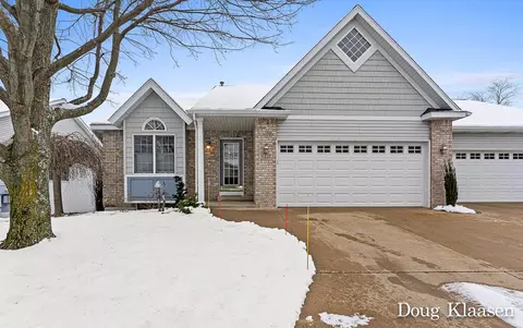 11227 Blue Heron Pkwy, Holland, MI 49424