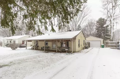 1889 Lewis Dr, Niles, MI 49120