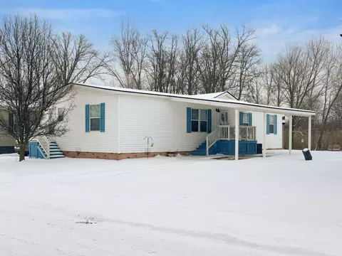 29533 Vinewood Ln, Gibraltar, MI 48173